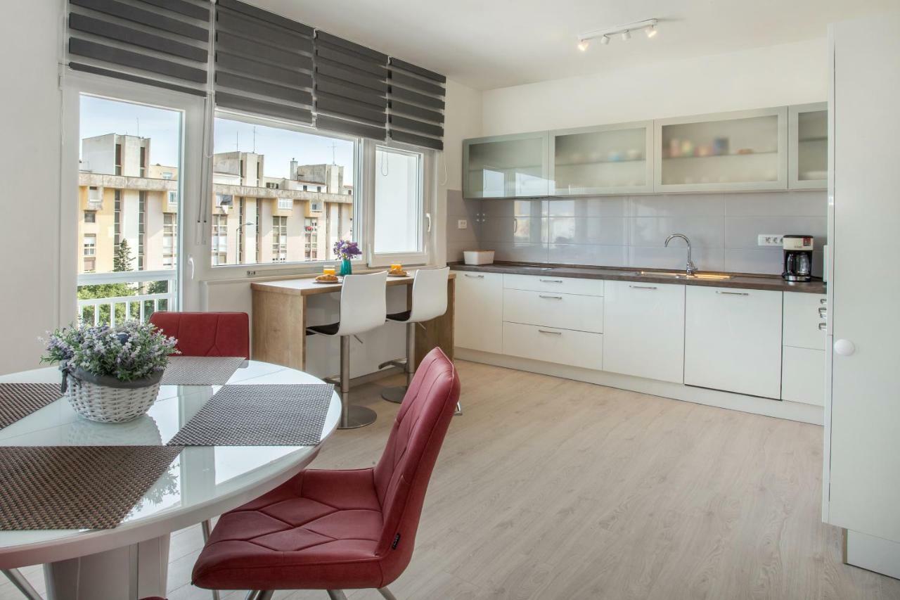 Ac Apartment With 2 Bedrooms And 2 Bathrooms-Free Private Parking Split Exterior photo