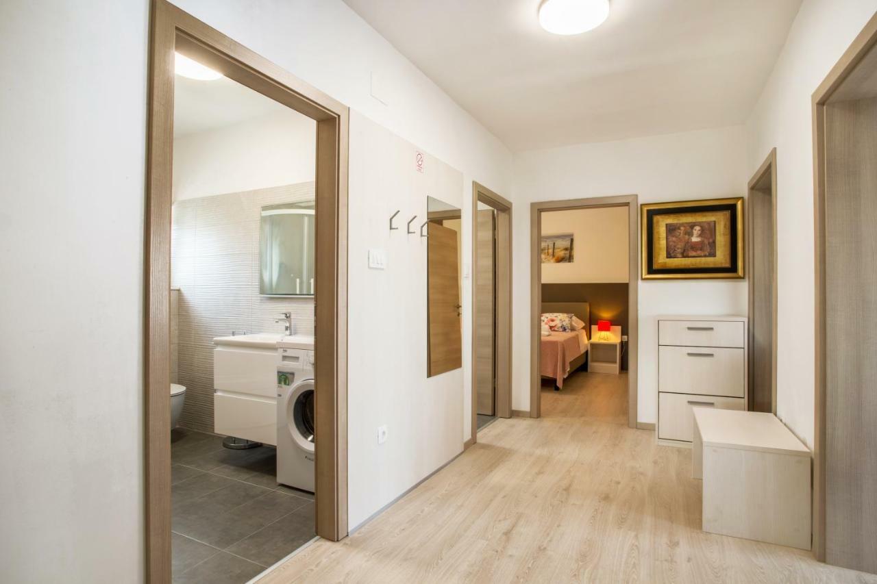 Ac Apartment With 2 Bedrooms And 2 Bathrooms-Free Private Parking Split Exterior photo