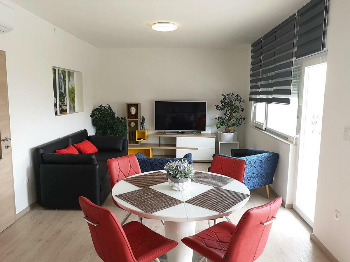 Ac Apartment With 2 Bedrooms And 2 Bathrooms-Free Private Parking Split Exterior photo